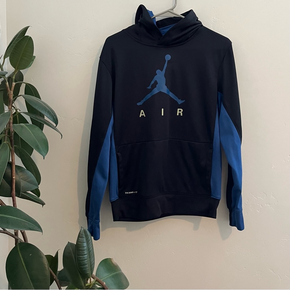 ✨WORN ONCE JORDAN HOODIE👕
